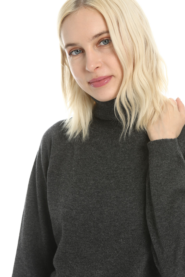 Wool blend turtleneck sweater Intrend Wool blend turtleneck sweater Intrend