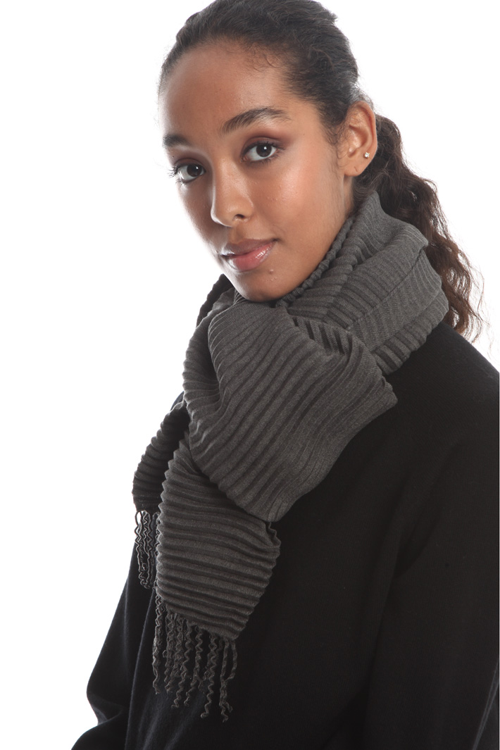 Pleated viscose scarf Intrend Pleated viscose scarf Intrend