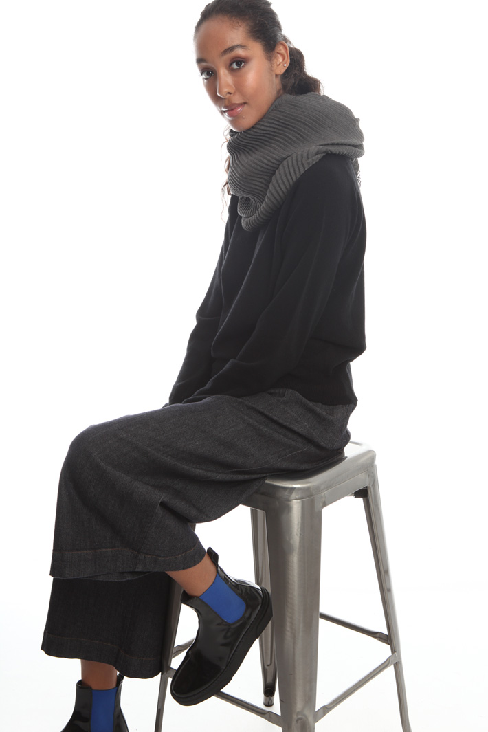 Pleated viscose scarf Intrend Pleated viscose scarf Intrend