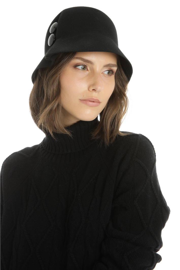 Buttoned hat Intrend Buttoned hat Intrend