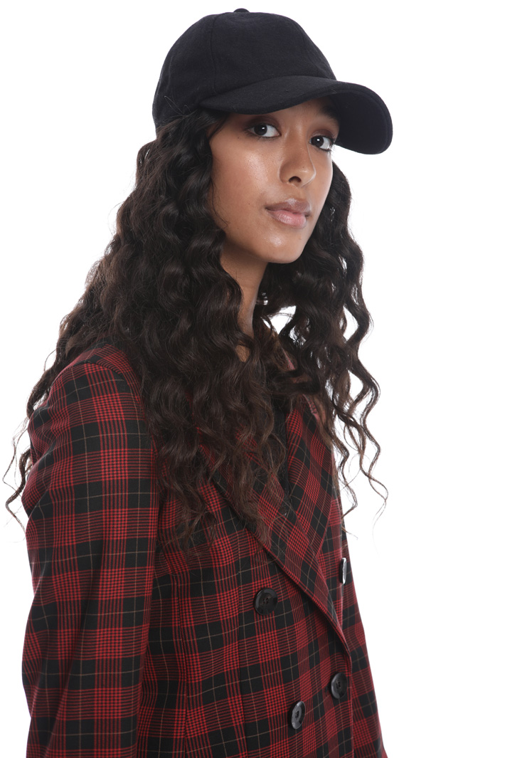 Wool hat with visor Intrend Wool hat with visor Intrend