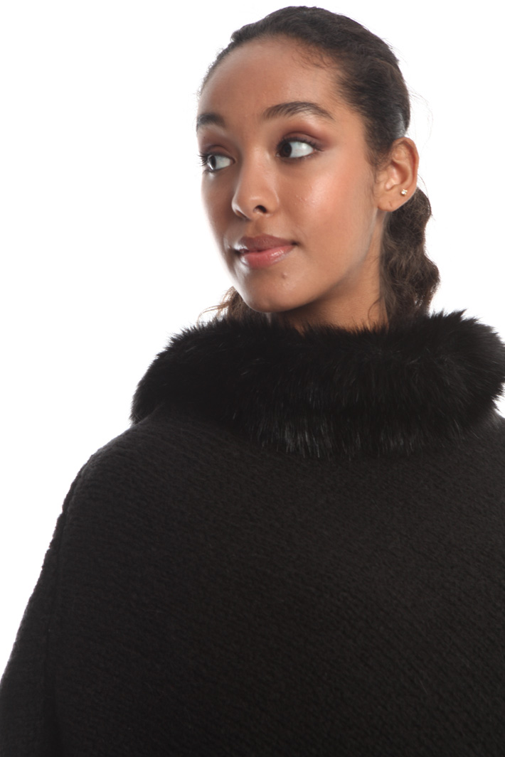 Wool blend poncho Intrend Wool blend poncho Intrend