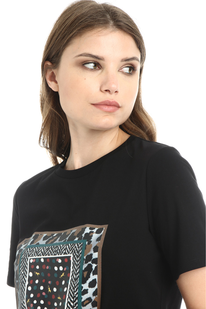 T-shirt in jersey di cotone Intrend T-shirt in jersey di cotone Intrend