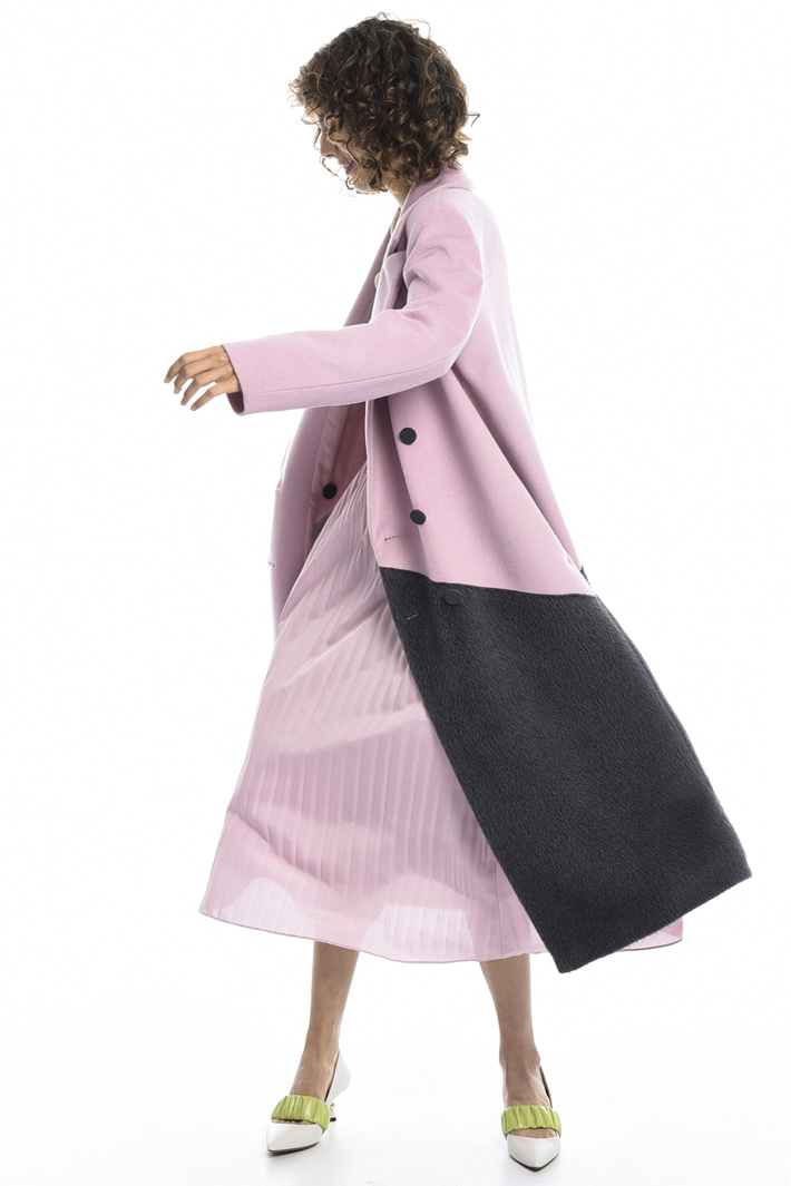 Wool and alpaca coat
Intrend Wool and alpaca coat
Intrend