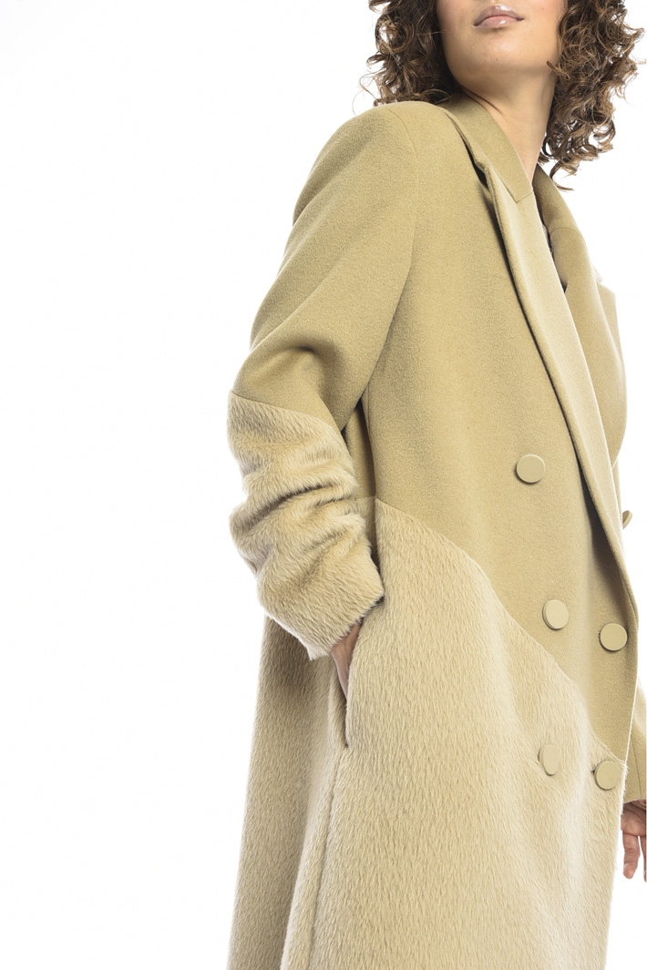Wool and alpaca coat
Intrend Wool and alpaca coat
Intrend