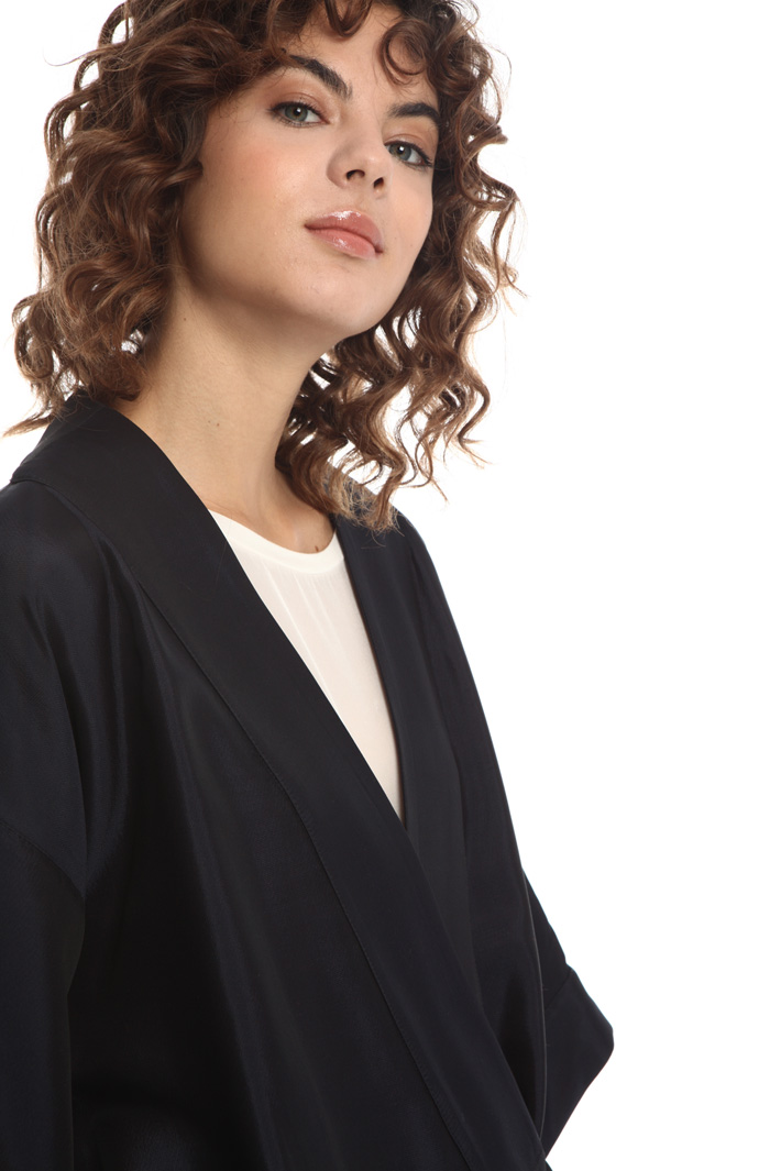 Jacquard kimono jacket
Intrend Jacquard kimono jacket
Intrend