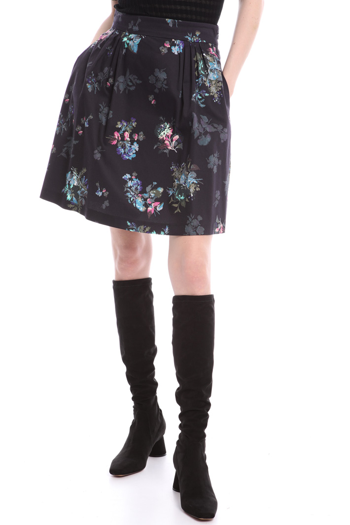 Floral corolla skirt
Intrend Floral corolla skirt
Intrend