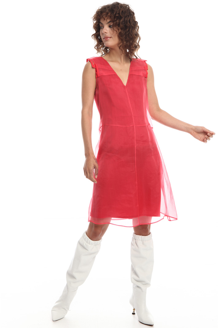 Silk organza V-neck dress
Intrend Silk organza V-neck dress
Intrend