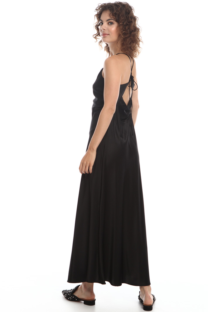 Light silk satin dress
Intrend Light silk satin dress
Intrend