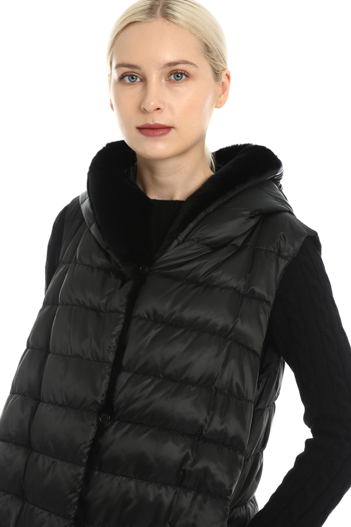 Fur trimmed vest Intrend Fur trimmed vest Intrend