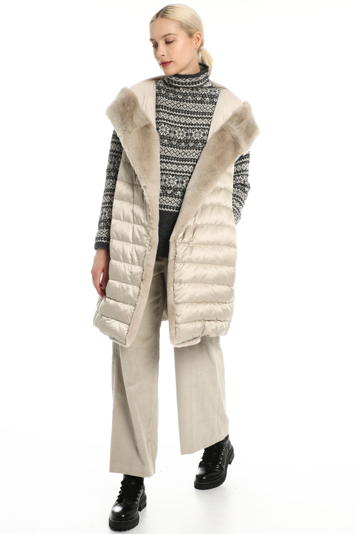 Fur trimmed vest Intrend Fur trimmed vest Intrend