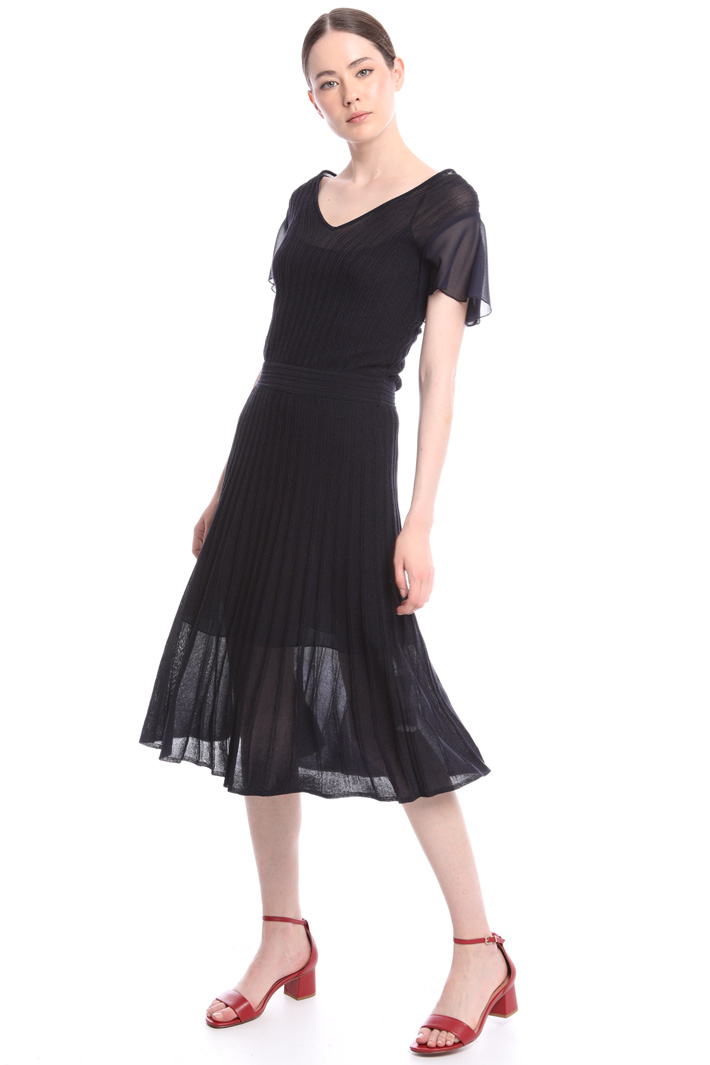 Ribbed knit dress
Intrend Ribbed knit dress
Intrend