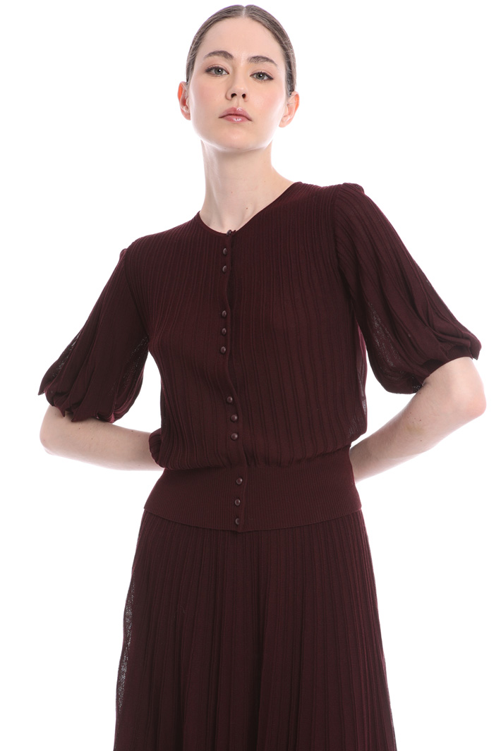 Short sleeved cardigan
Intrend Short sleeved cardigan
Intrend