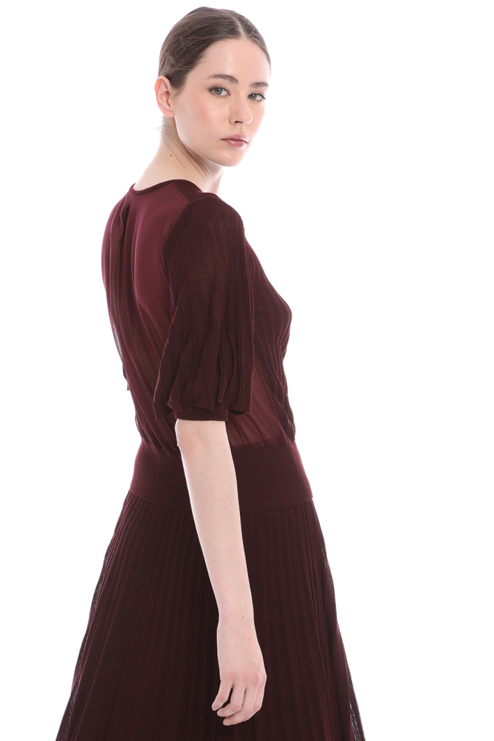 Short sleeved cardigan
Intrend Short sleeved cardigan
Intrend