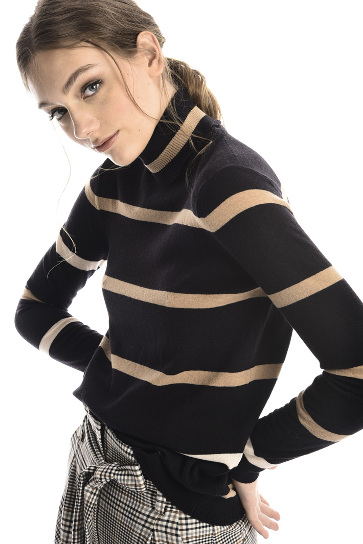 Wool turtleneck Intrend Wool turtleneck Intrend