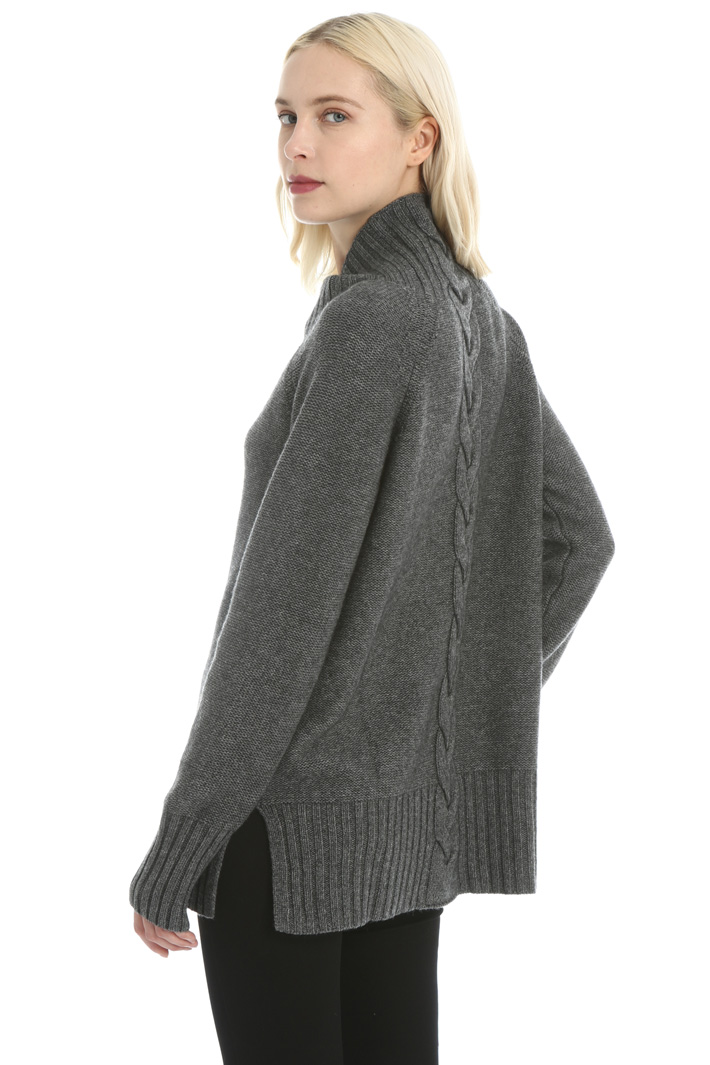 Braided knit sweater Intrend Braided knit sweater Intrend