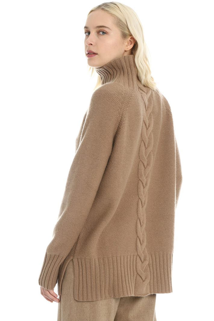 Braided knit sweater Intrend Braided knit sweater Intrend