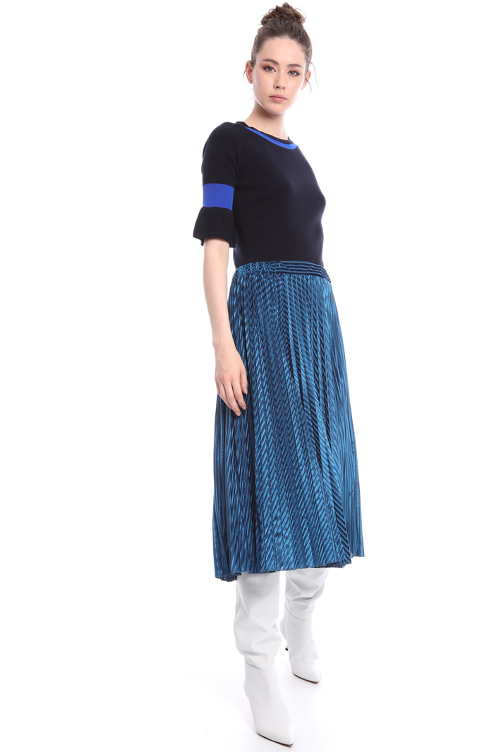 Velvet pleated skirt Intrend Velvet pleated skirt Intrend