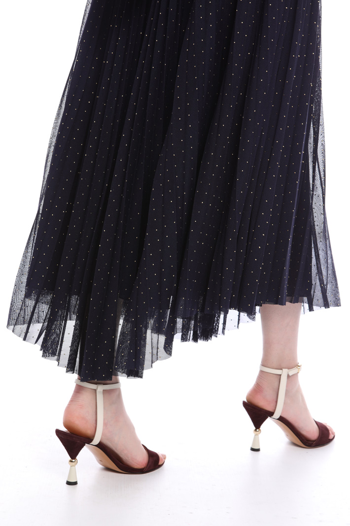Floaty tulle maxi skirt
Intrend Floaty tulle maxi skirt
Intrend