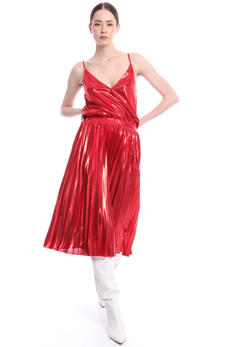Metallic pleated midi-skirt
 Intrend