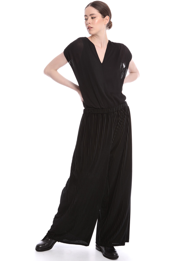 Crepe jersey bodysuit
Intrend Crepe jersey bodysuit
Intrend