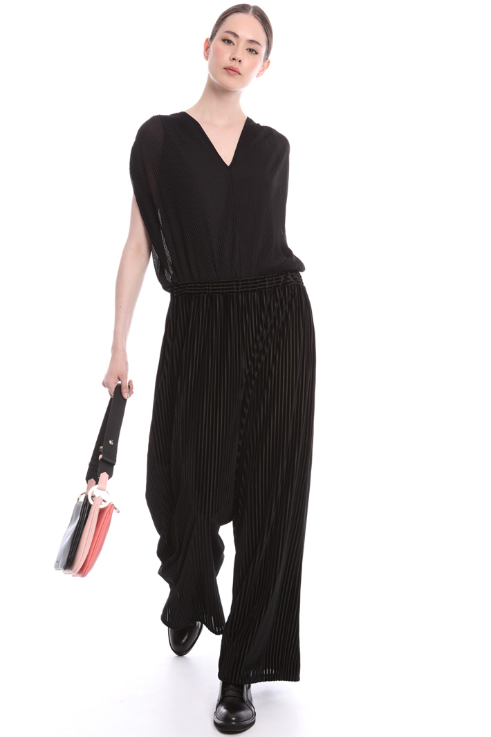 Crepe jersey bodysuit
Intrend Crepe jersey bodysuit
Intrend