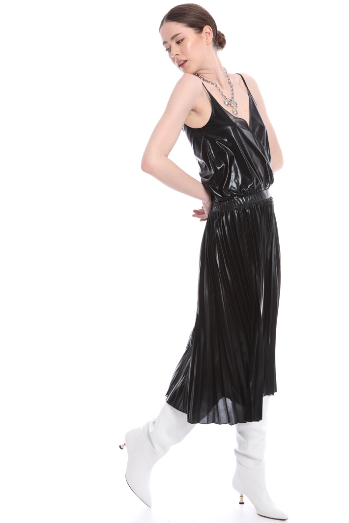 Metallic body suit
Intrend Metallic body suit
Intrend