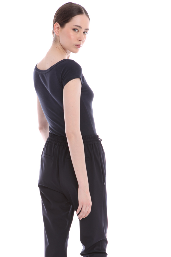 Boat neck T-shirt
Intrend Boat neck T-shirt
Intrend