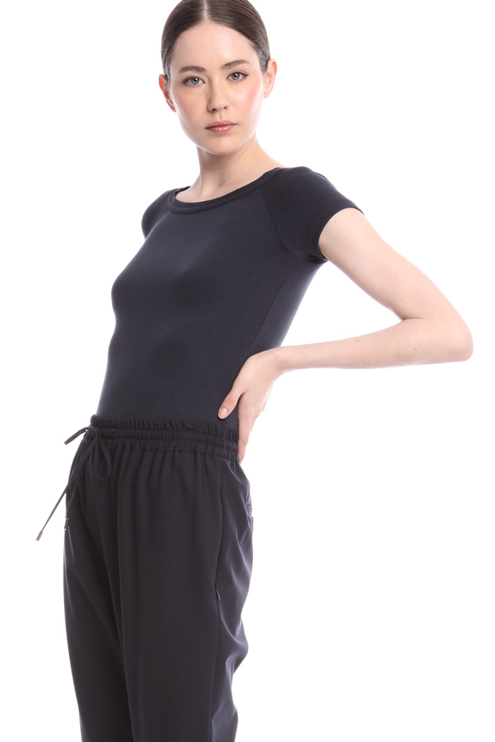 Boat neck T-shirt
Intrend Boat neck T-shirt
Intrend