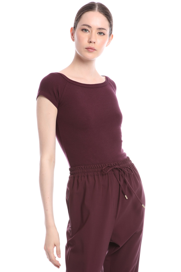Boat neck T-shirt
Intrend Boat neck T-shirt
Intrend
