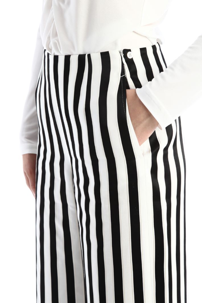 Wide leg satin trousers Intrend