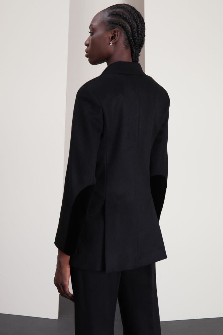 Blazer in drap con toppe Intrend