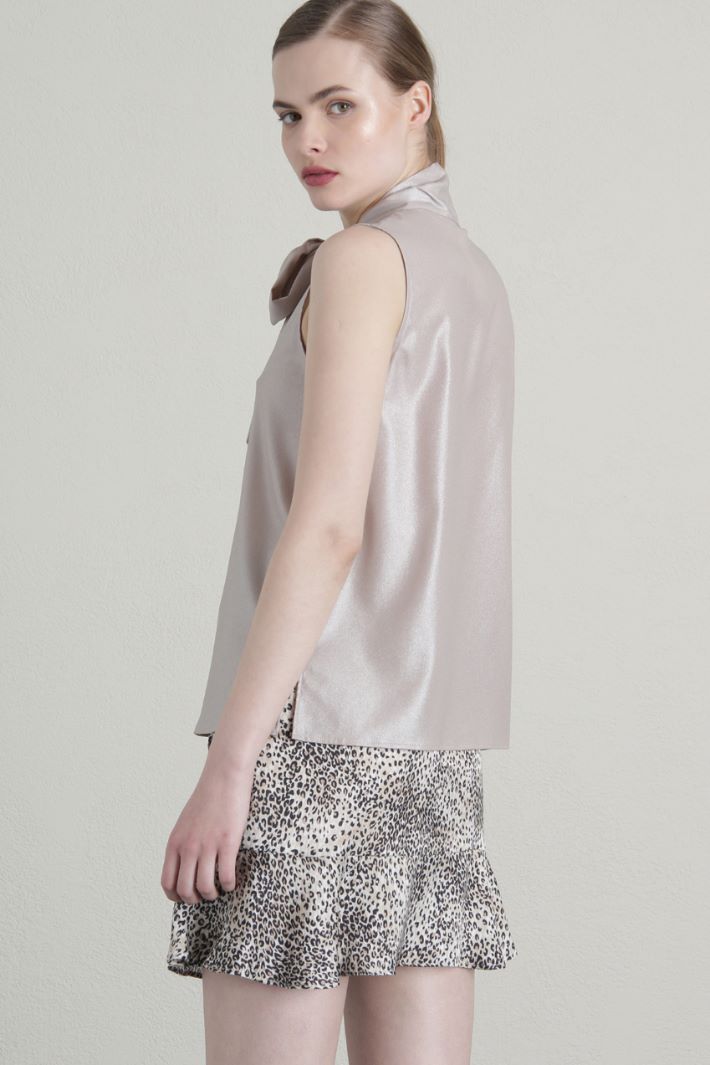 Laminated crepe de chine top Intrend