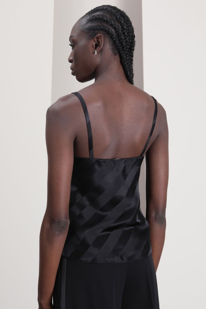 Pure silk top Intrend