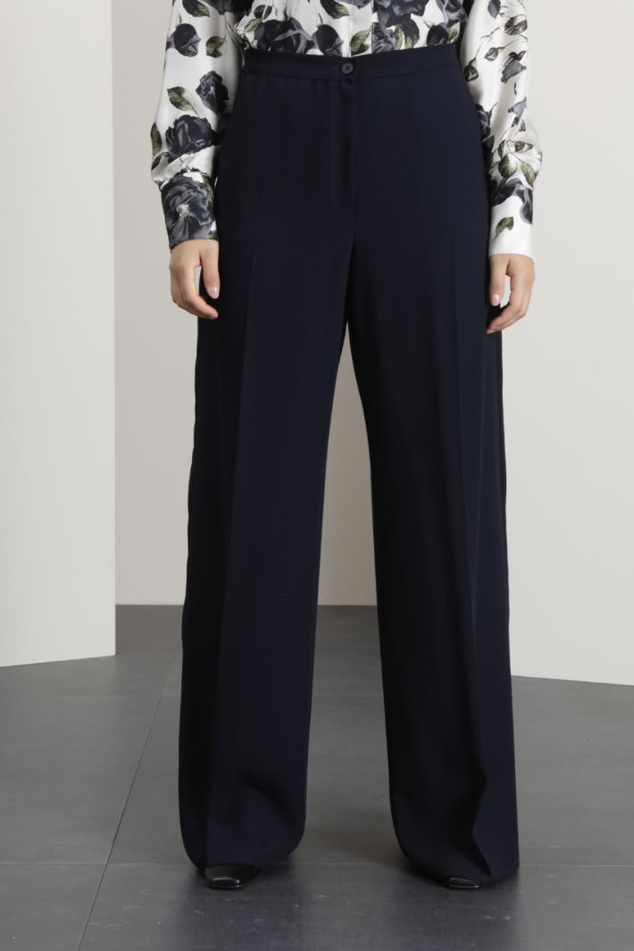 Pantaloni in crepé di lana Intrend