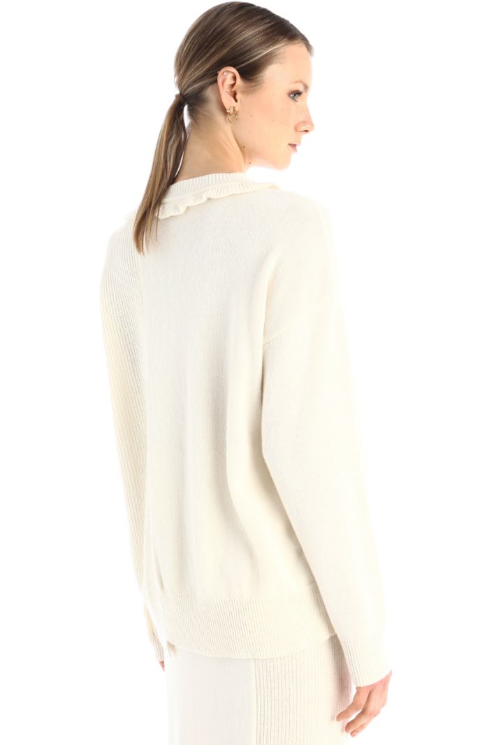 Flounced sweater Intrend