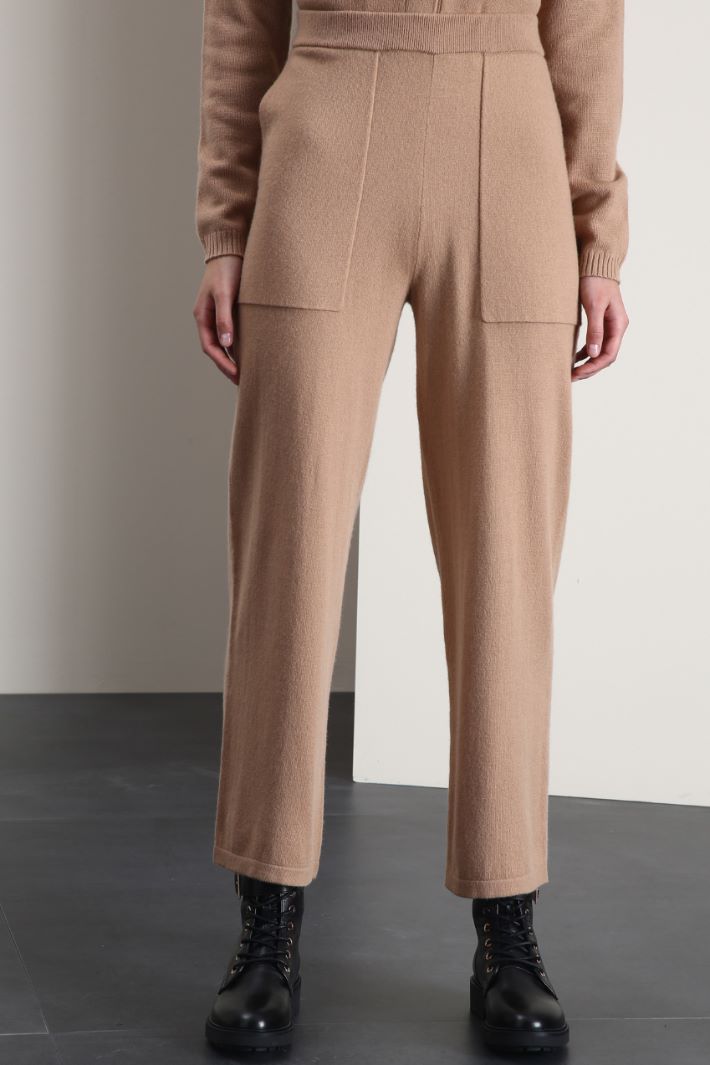 Loose knit trousers Intrend