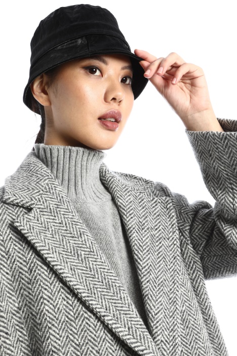 Faux leather cloche hat Intrend