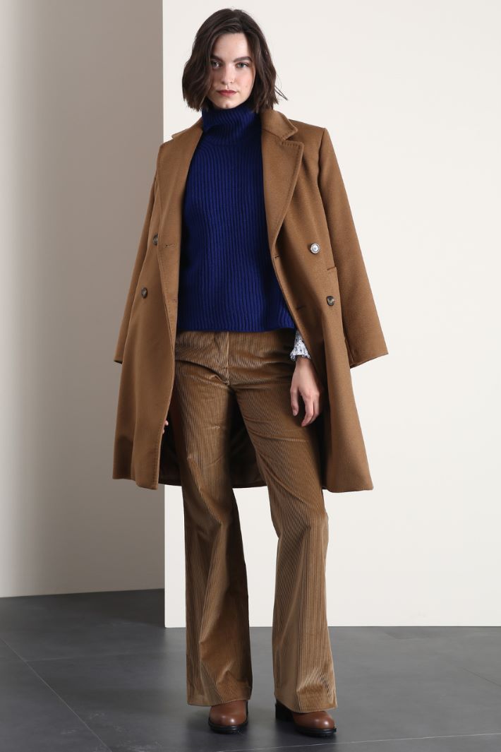 Pantaloni in velluto a coste Intrend
