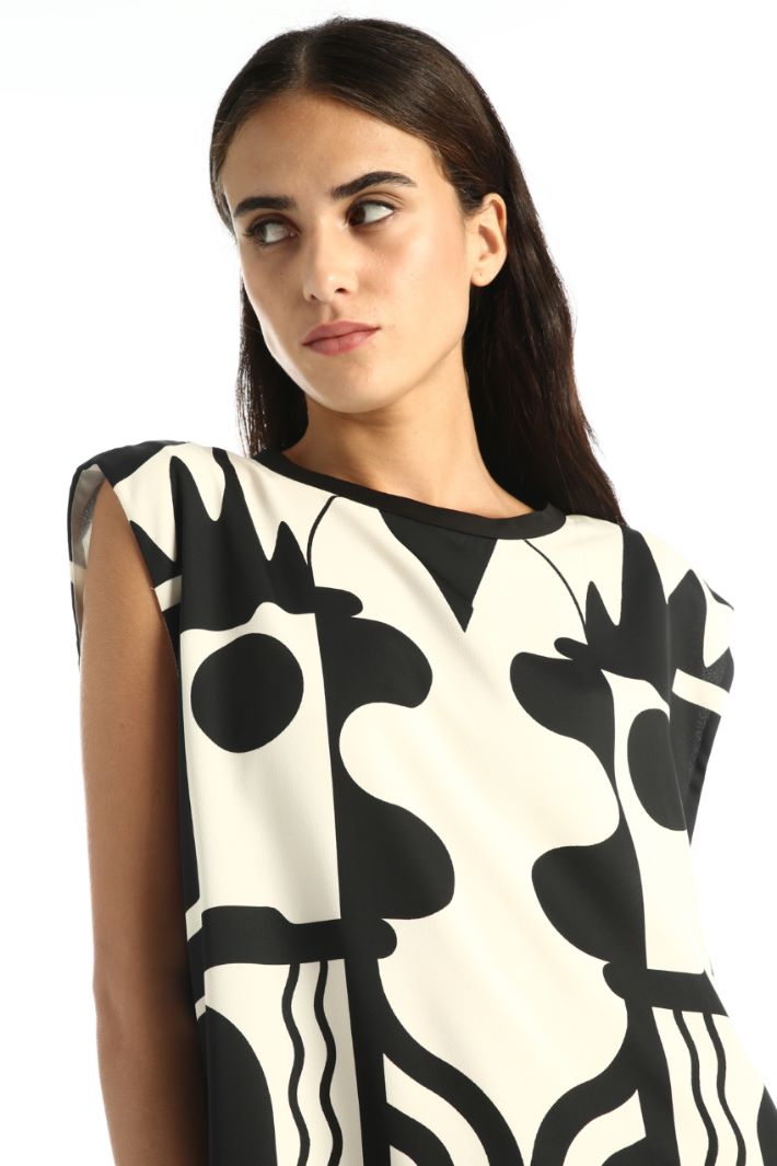Printed satin top Intrend