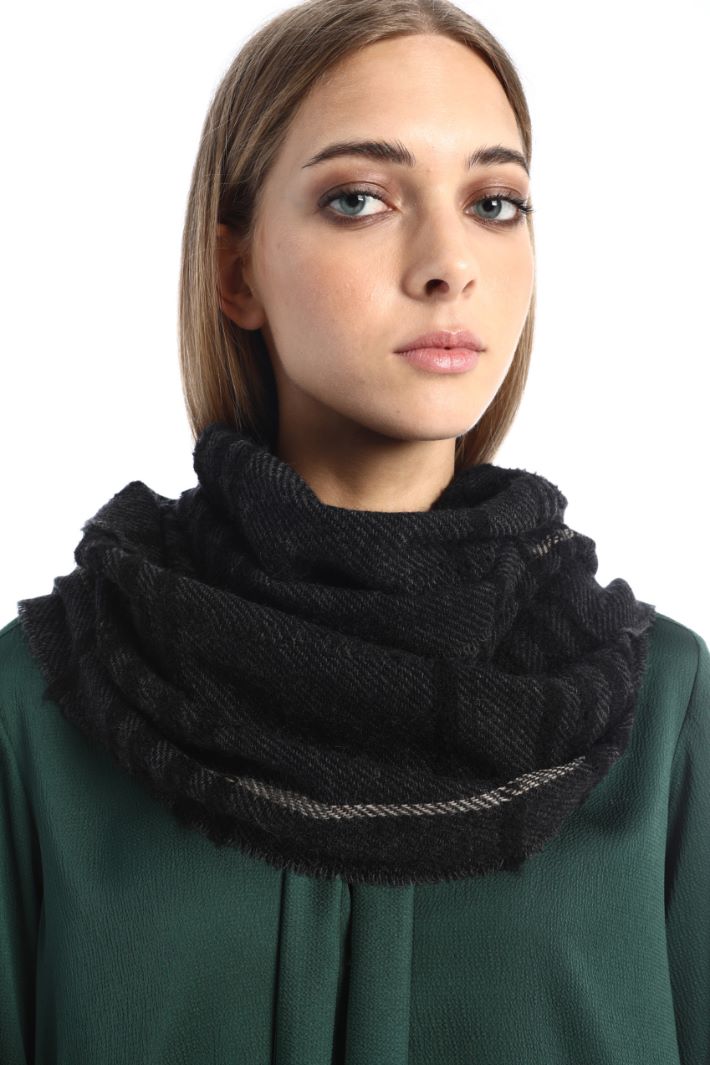 Scarf with a bouclé insert Intrend - 2