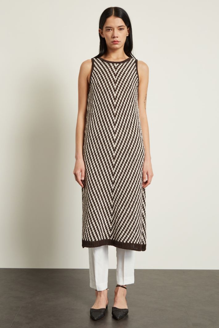 Abito smanicato in maglia