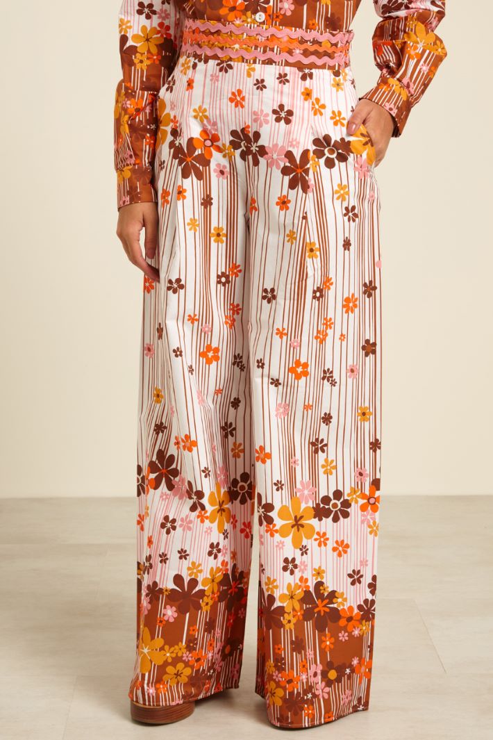 Pantaloni con passamaneria Intrend - 3