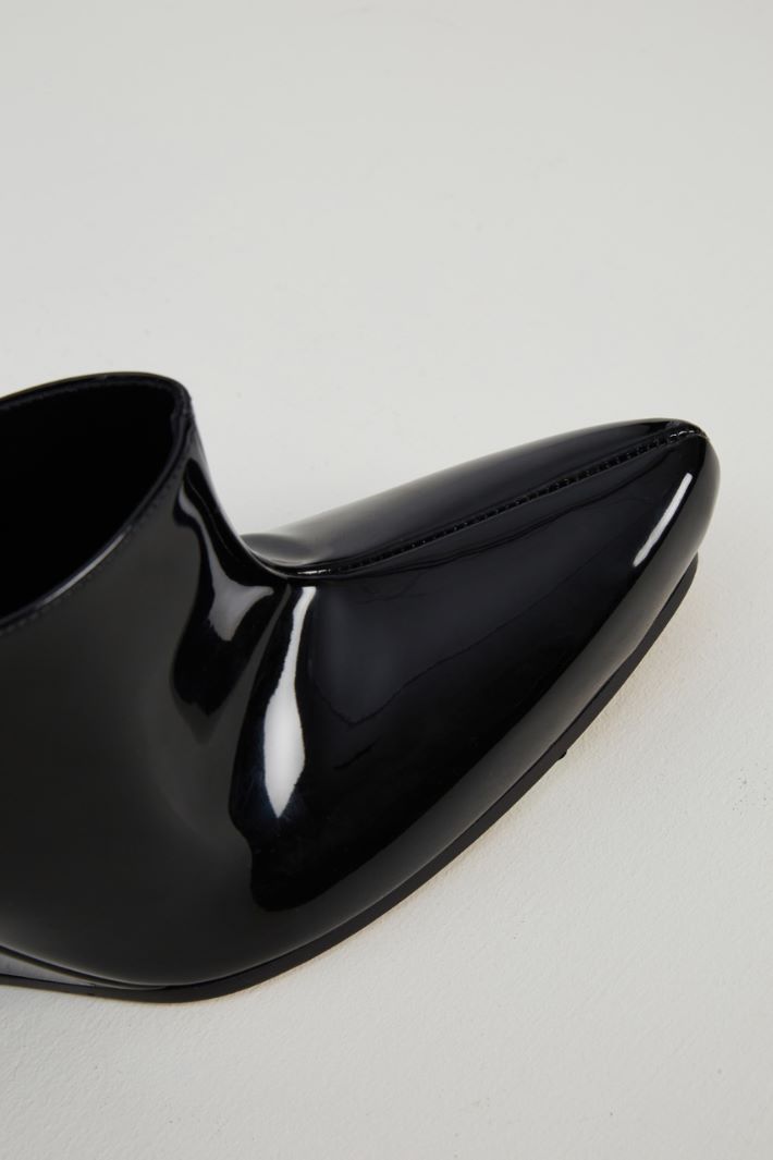 Scarpe con zeppa in vernice