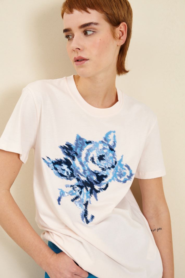 Sequin-embellished T-shirt Intrend