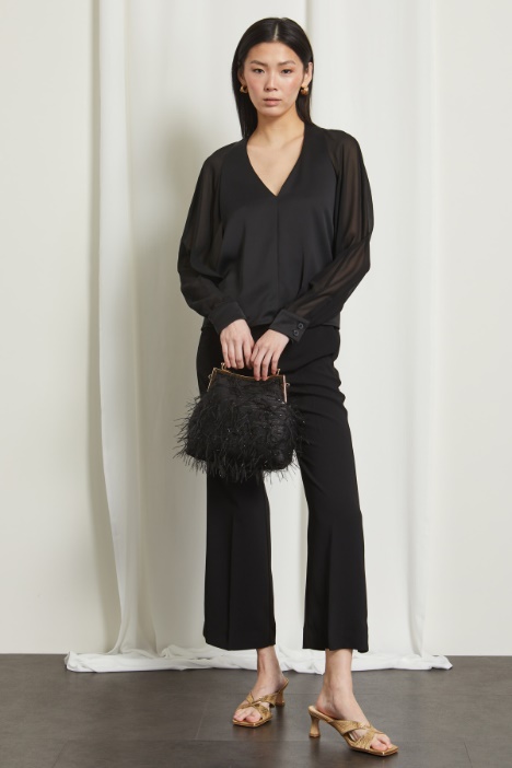 Blusa con scollo a V Intrend
