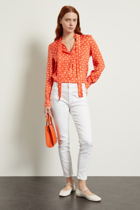 Blusa con collo a foulard Intrend