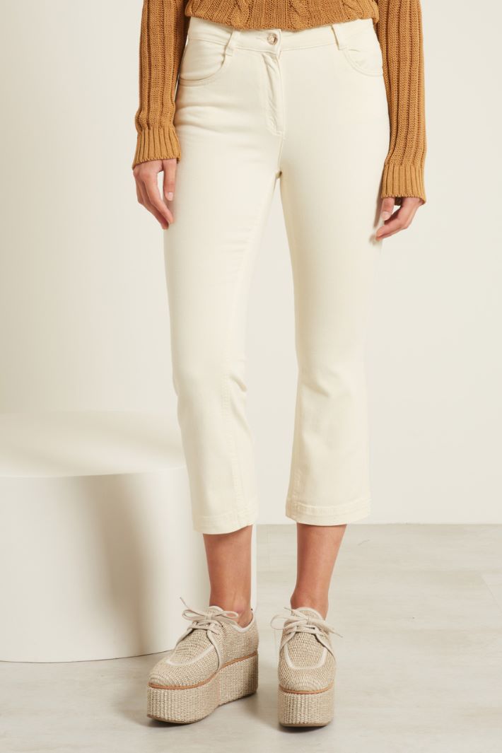 Pantaloni a trombetta