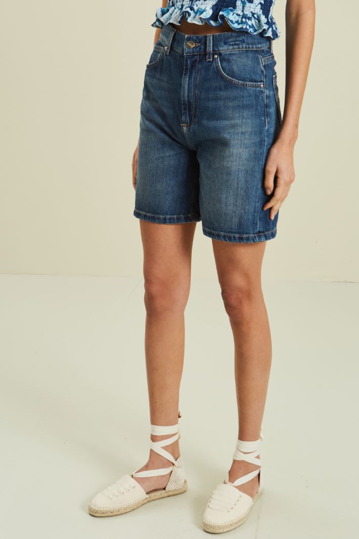 Denim shorts Intrend