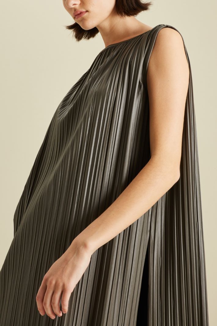 Pleated faux leather top Intrend
